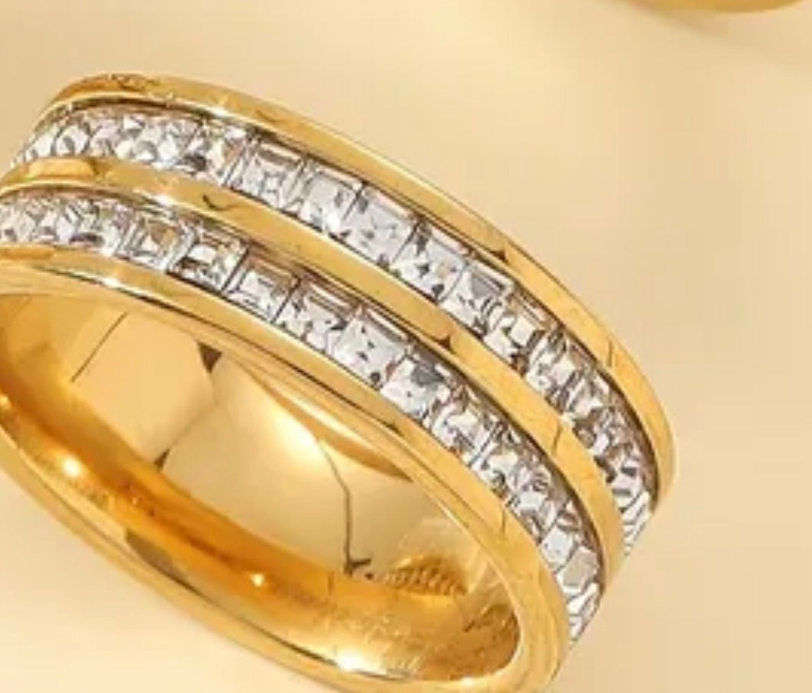 Golden-Diamond Ring
